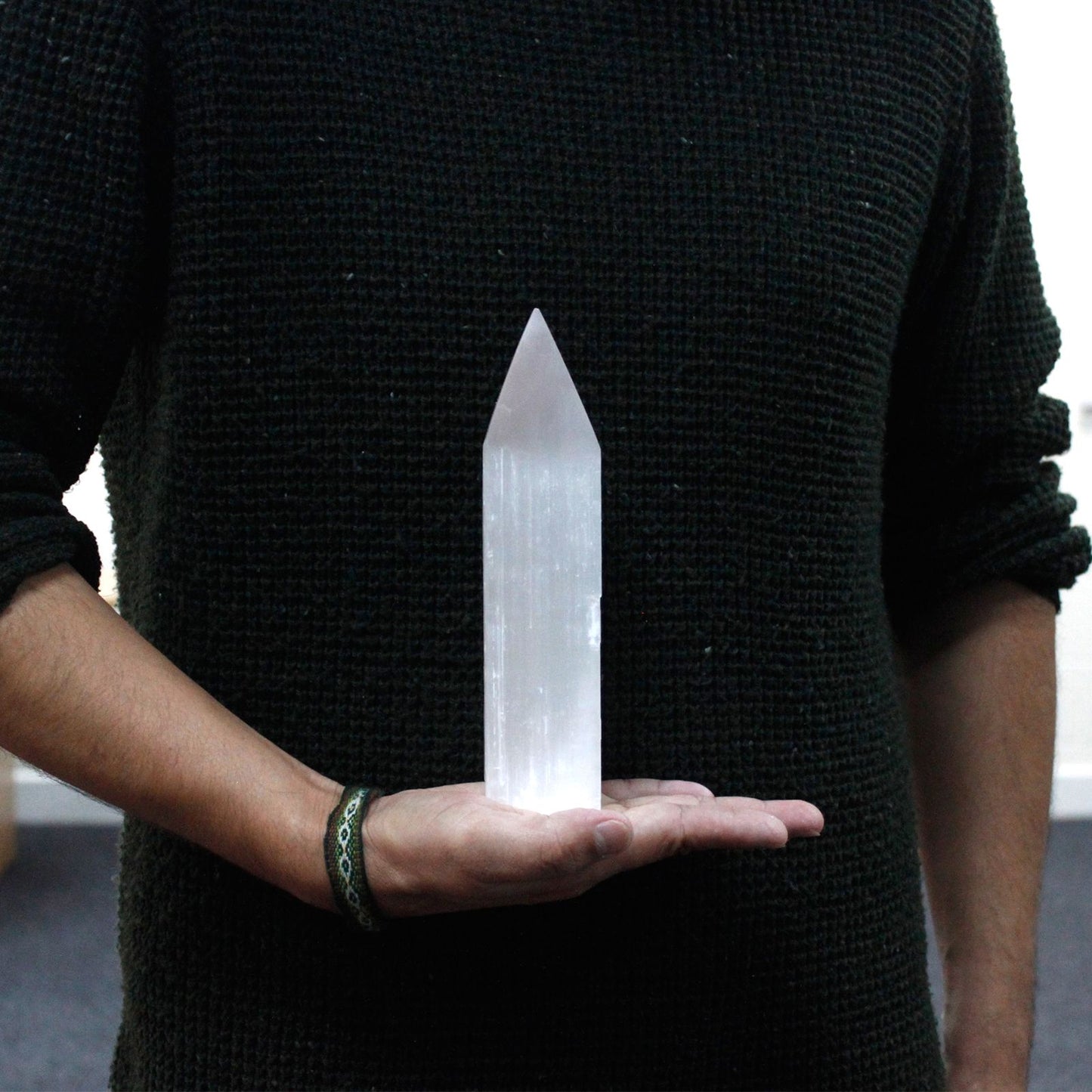 Torre de Selenite Ponta de Lápis - 20 cm