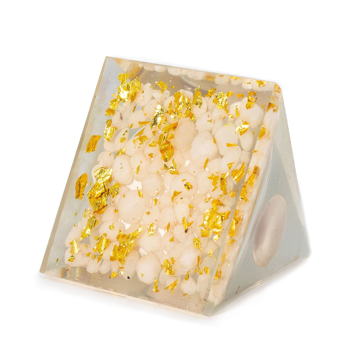 Pirâmide de Orgonite 7 x 6 cm com Esfera e Fragmentos de Quartzo