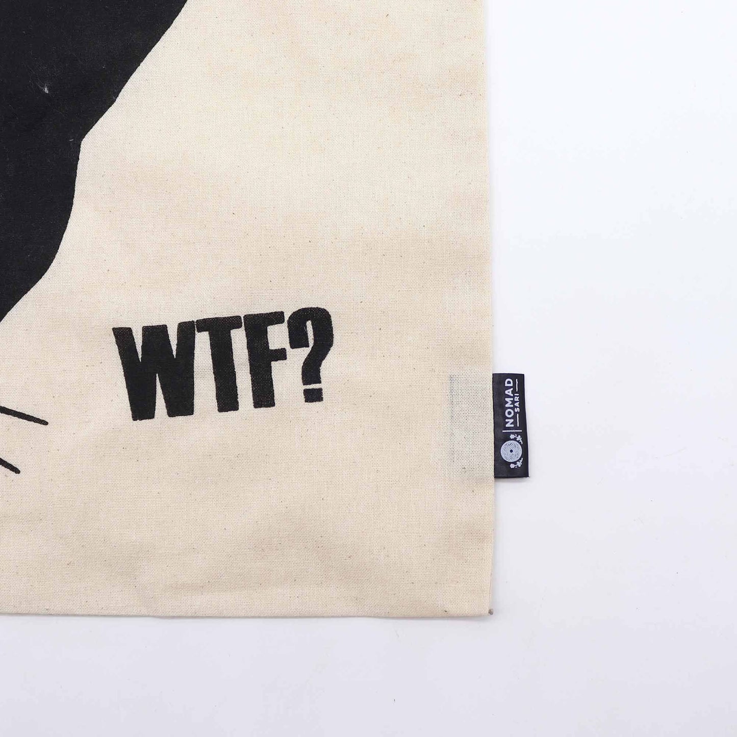 Bolsa Tote Icónica Nomad Sari - Black Cat - Natural 4oz
