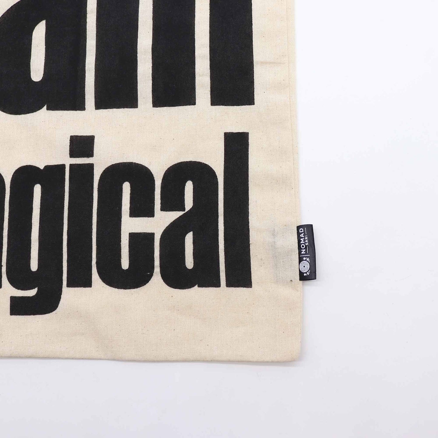 Bolsa Tote Icónica Nomad Sari - I Am Magical - Natural 4oz
