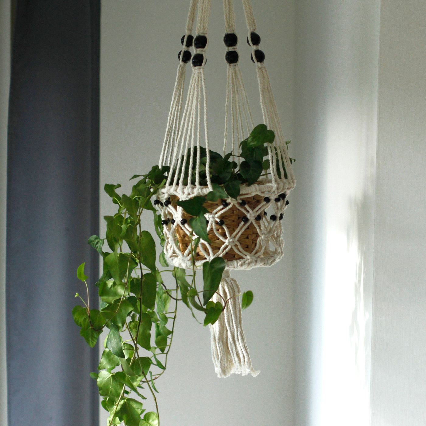 Suporte de Vaso em Macramé - Grande com Contas