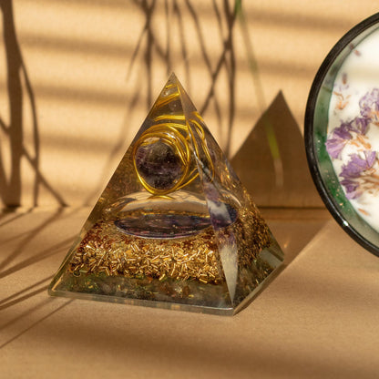 Pirâmide de Orgonite 7 x 6 cm com Ametista e Cobre