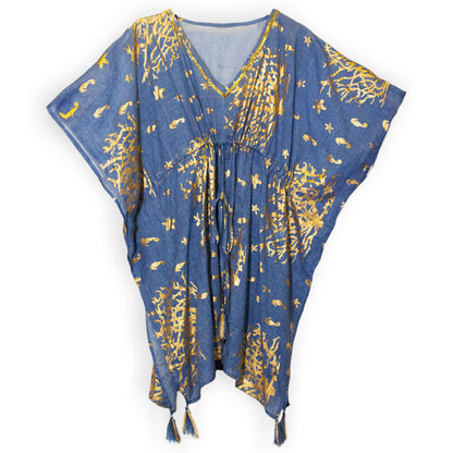 Kaftan Nomad Sari - Azul Oceano com Estampado de Coral Dourado