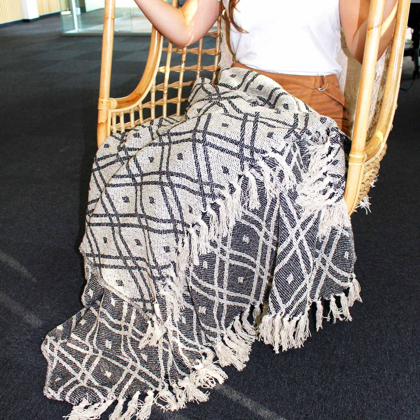 Manta Boho 100% Algodão — Preto & Bege Regency
