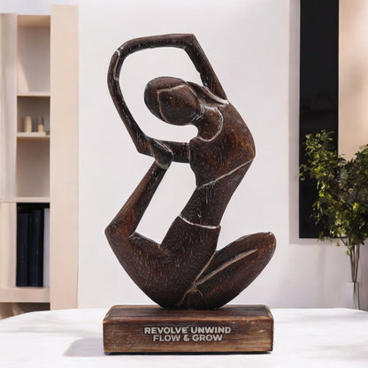 Figura de Yoga em Madeira - Desacelera e Flui