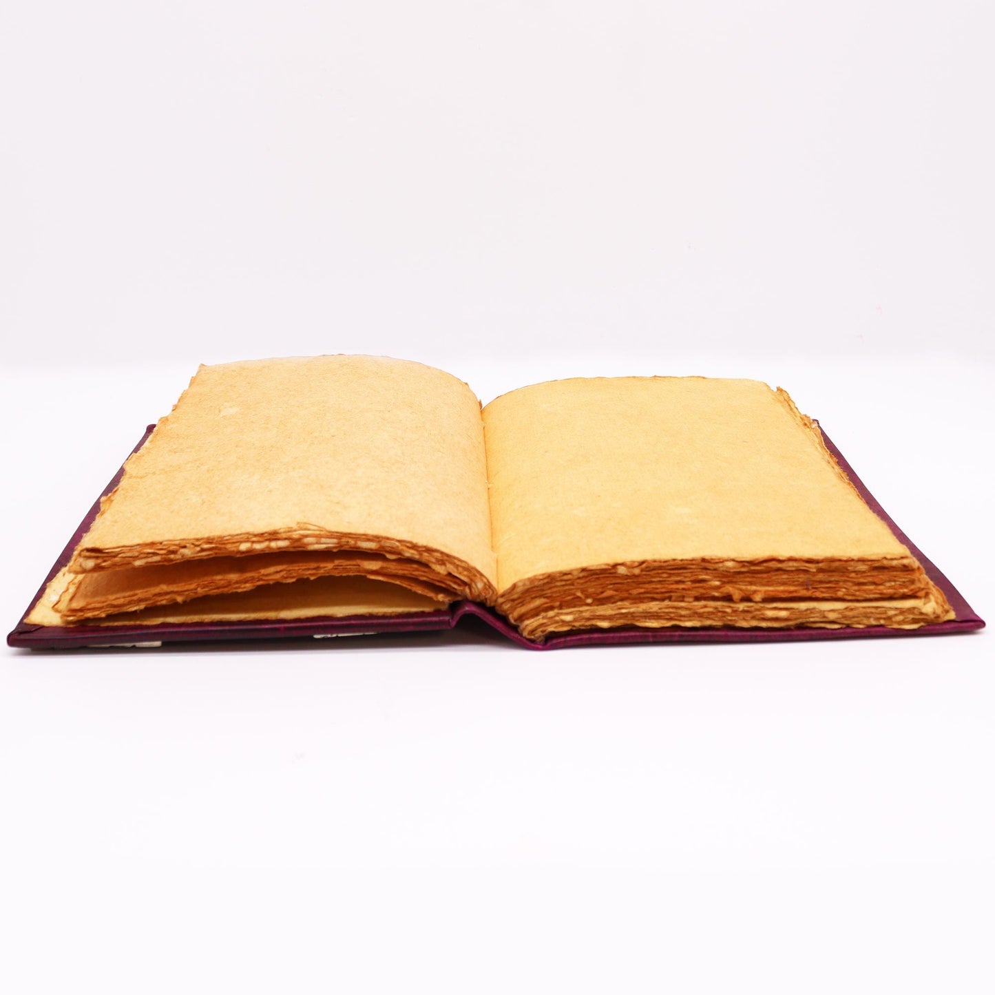 Livro Bronzeado Vermelho - Decoração Hamsa em Zinco