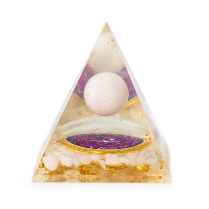 Pirâmide de Orgonite 7 x 6 cm com Esfera e Fragmentos de Quartzo