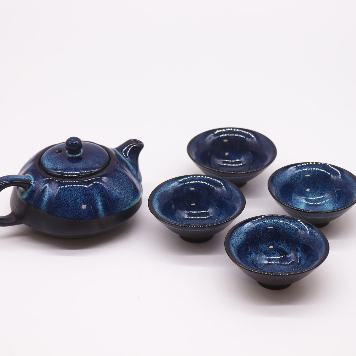 Conjunto de Bule em Tons de Azul com Quatro Chávenas