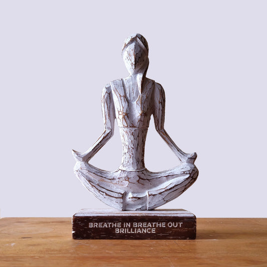 Figura de Yoga em Madeira - Inspira e Expira Brilho