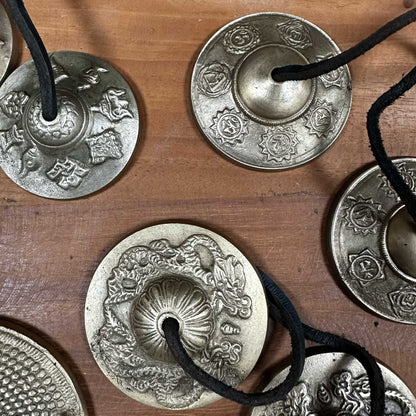Sino Tibetano Tingsha - Símbolos da Sorte - aprox. 6 cm