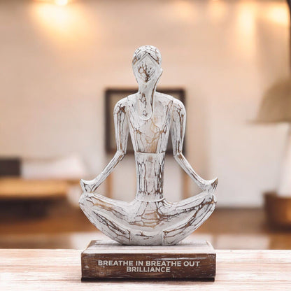 Figura de Yoga em Madeira - Inspira e Expira Brilho
