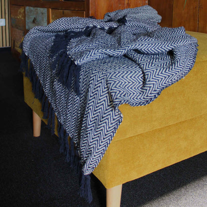 Manta Boho 100% Algodão — Zigzag Azul Marinho