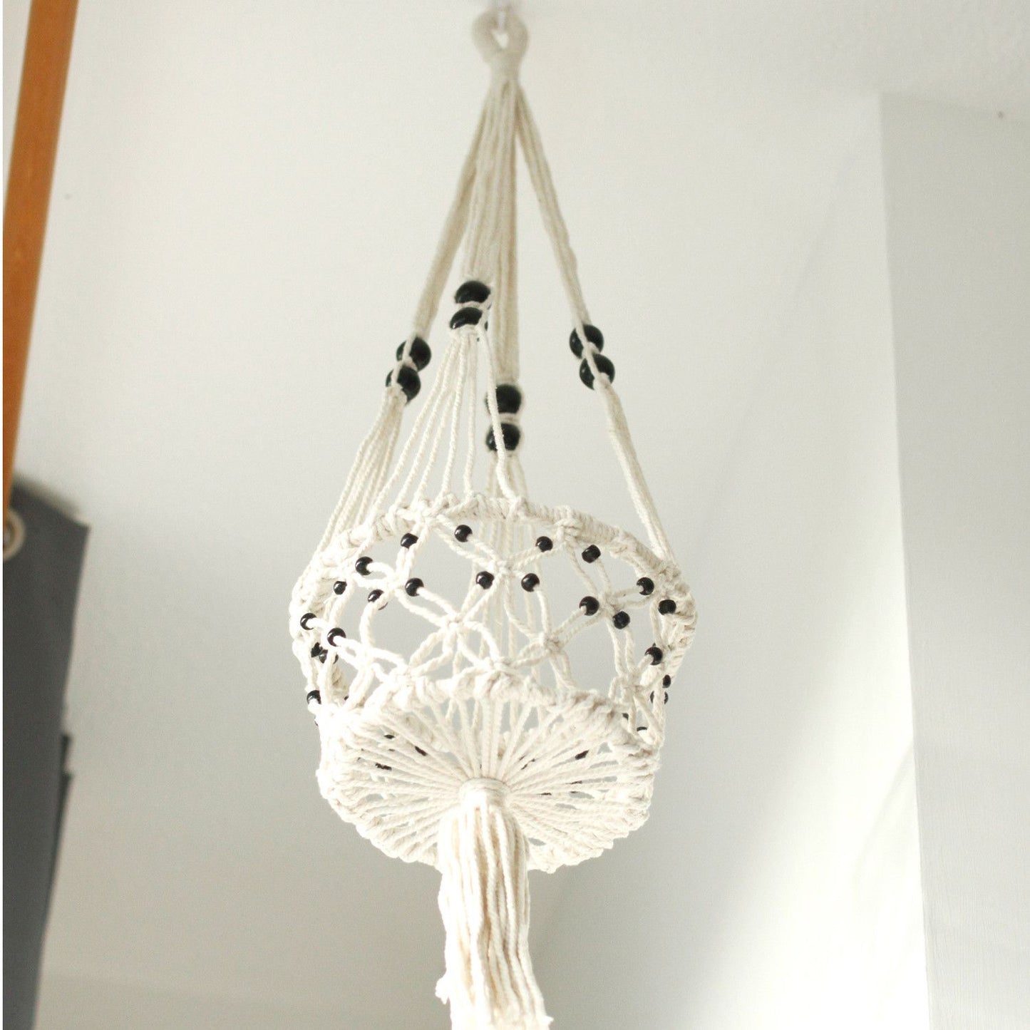 Suporte de Vaso em Macramé - Grande com Contas