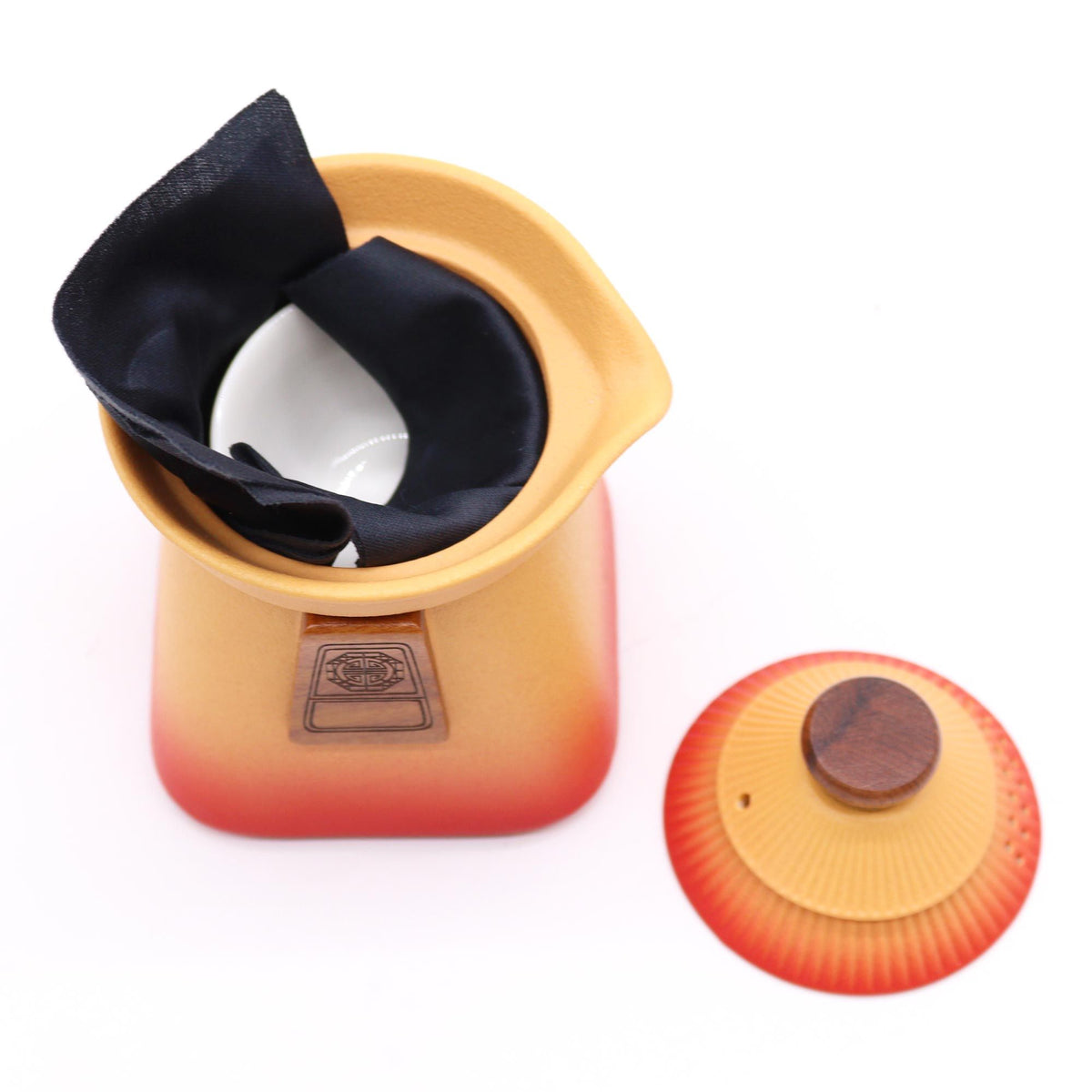 Conjunto de Bule Temple com Três Chávenas, Terra Laranja