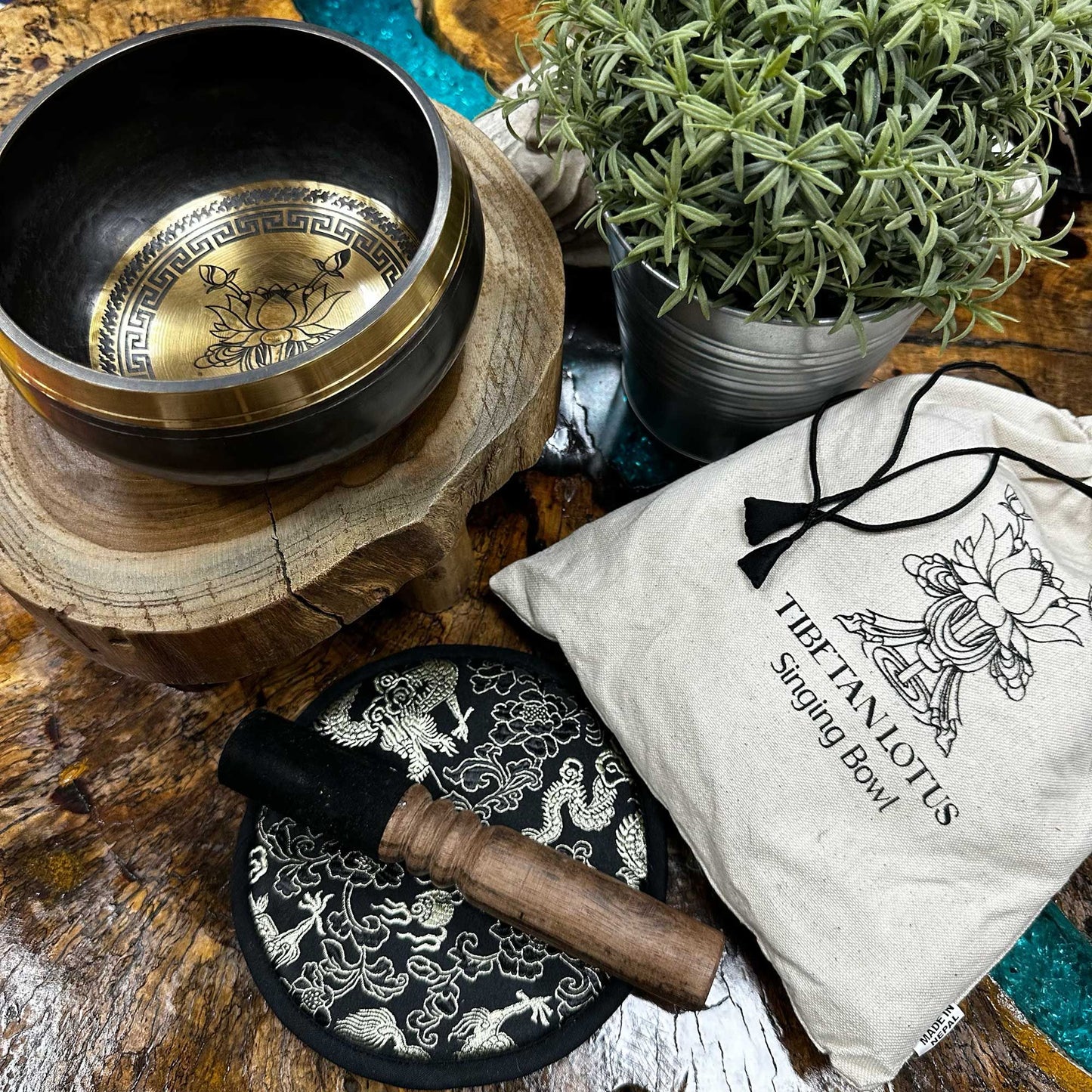 Set de Oferta Taça Tibetana Gravada à Mão - 14 cm - Flor de Lótus