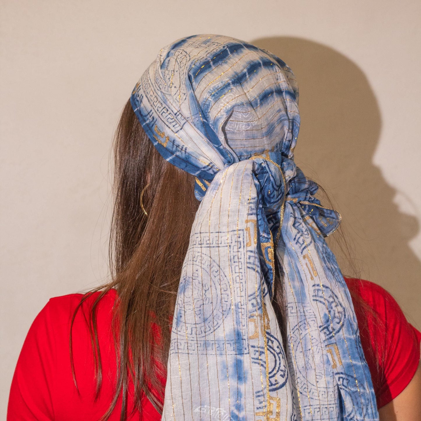 Lenço Nomad Sari Marbella Verão - Azul e Dourado (180x50cm)