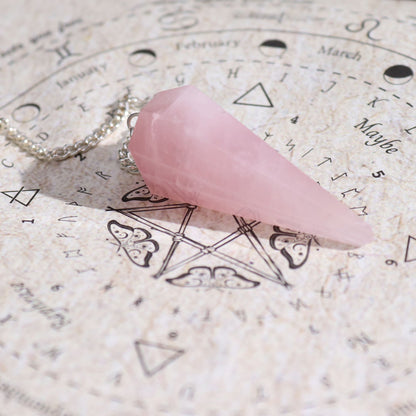 Incenso Ritual de Bruxa Antiga - Amor | Pêndulo de Quartzo Rosa