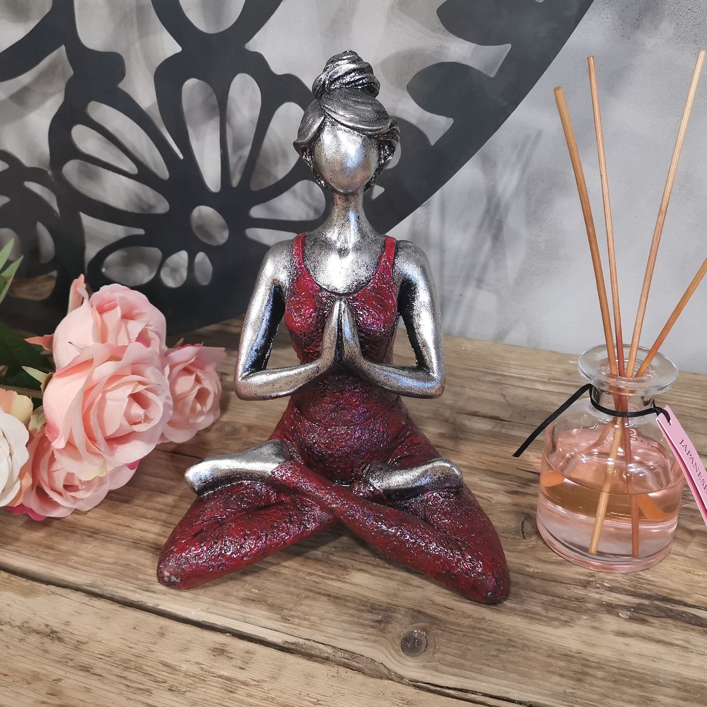 Figura de Yoga - Prata e Bordeaux 24cm