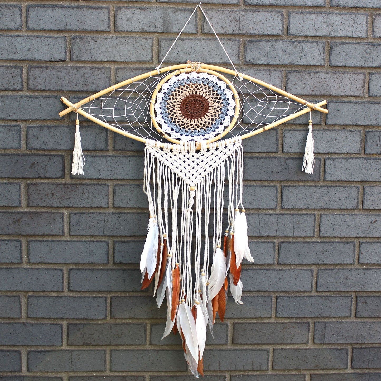 Guarda Sonhos Macramé - Grande Olho Branco/Cinza/Castanho