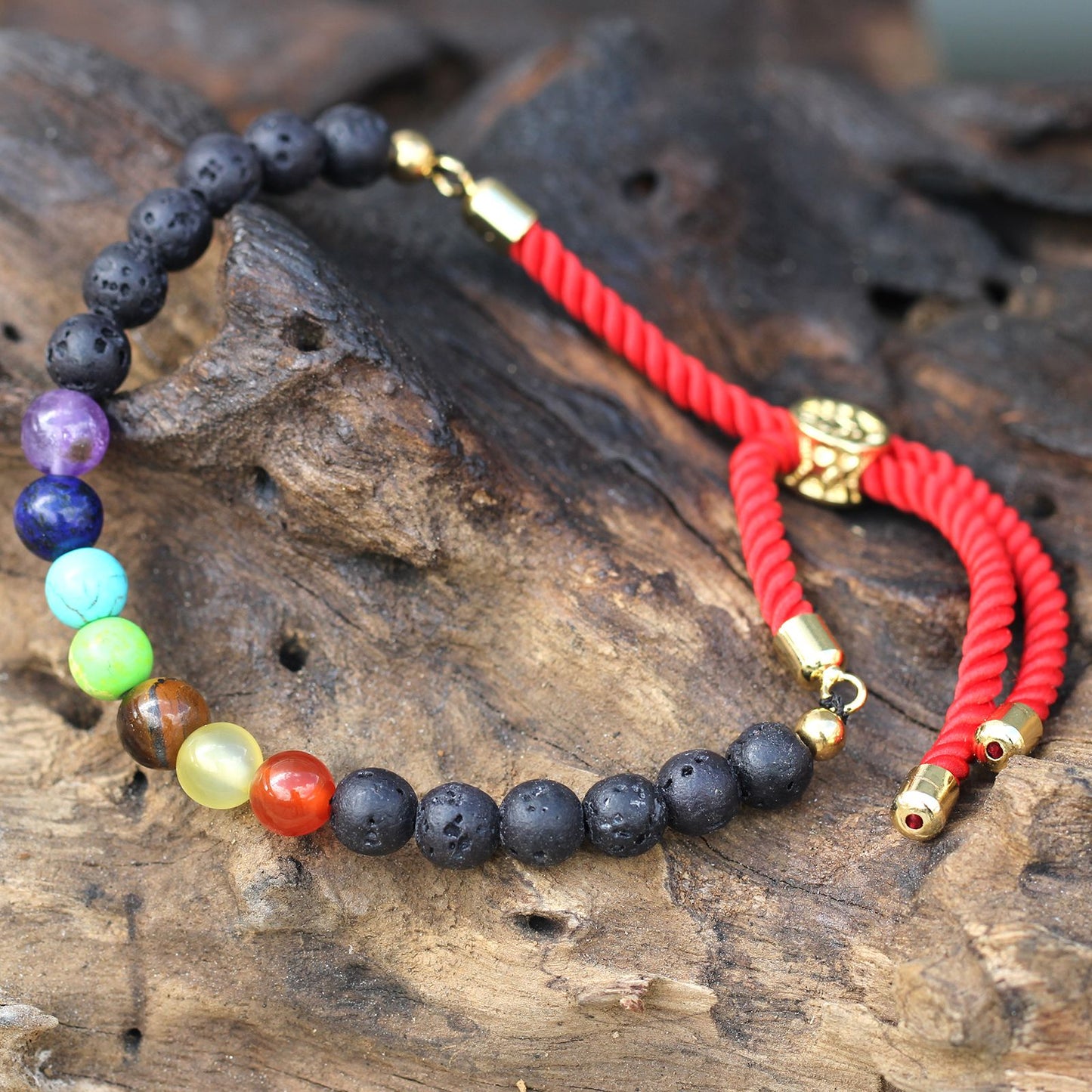 Pulseira de Pedra Vulcânica e Chakras Ajustável