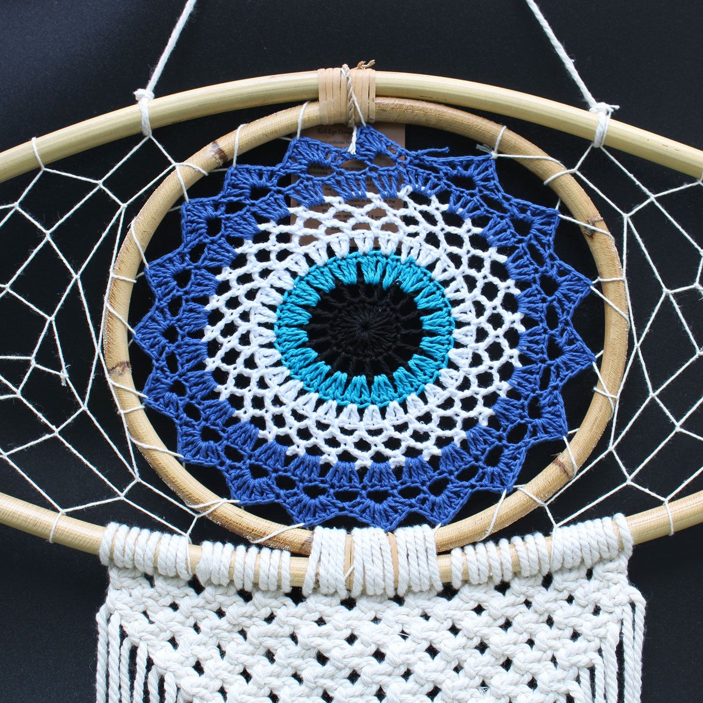 Guarda Sonhos Macramé - Grande Mau Olhado Azul/Branco/Preto