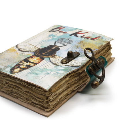 Caderno de Couro Genuíno - Bee Kind