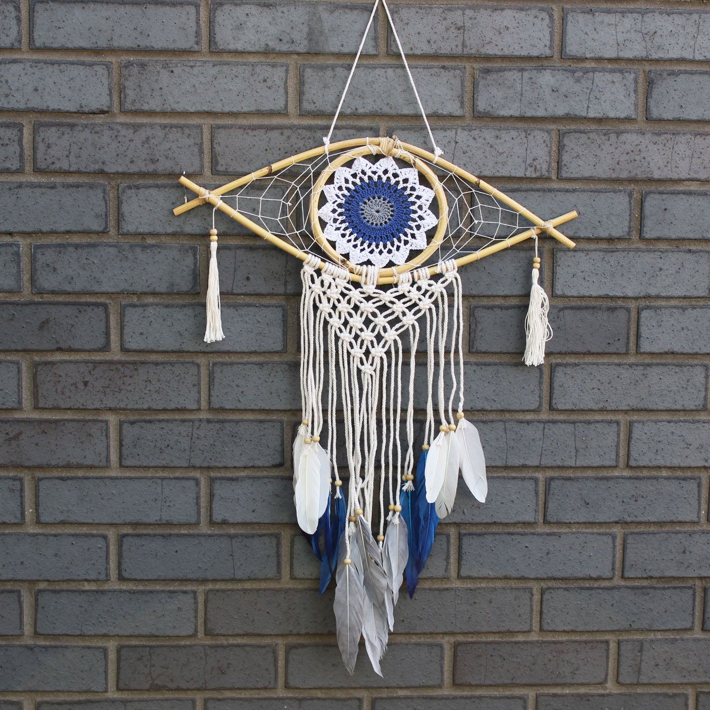Guarda Sonhos Macramé - Médio Olho Branco/Azul/Cinza